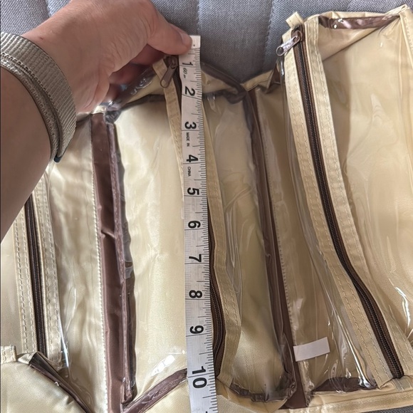 JM New York Cream Travel Bag Durable and Minimalist - Picture 5 of 7